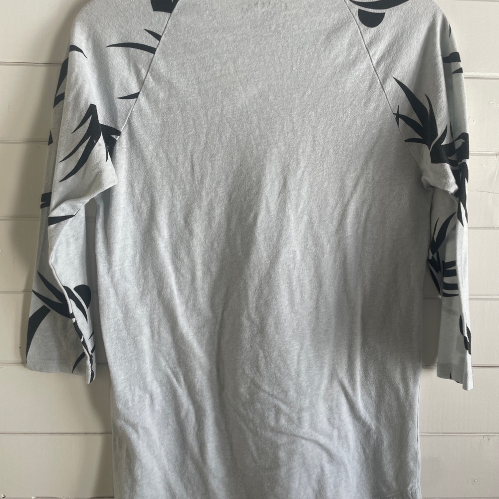 Burton Snowboarding Women’s Bundle of 2 Graphic Long Sleeve Tee Shirts - Picture 4 of 12